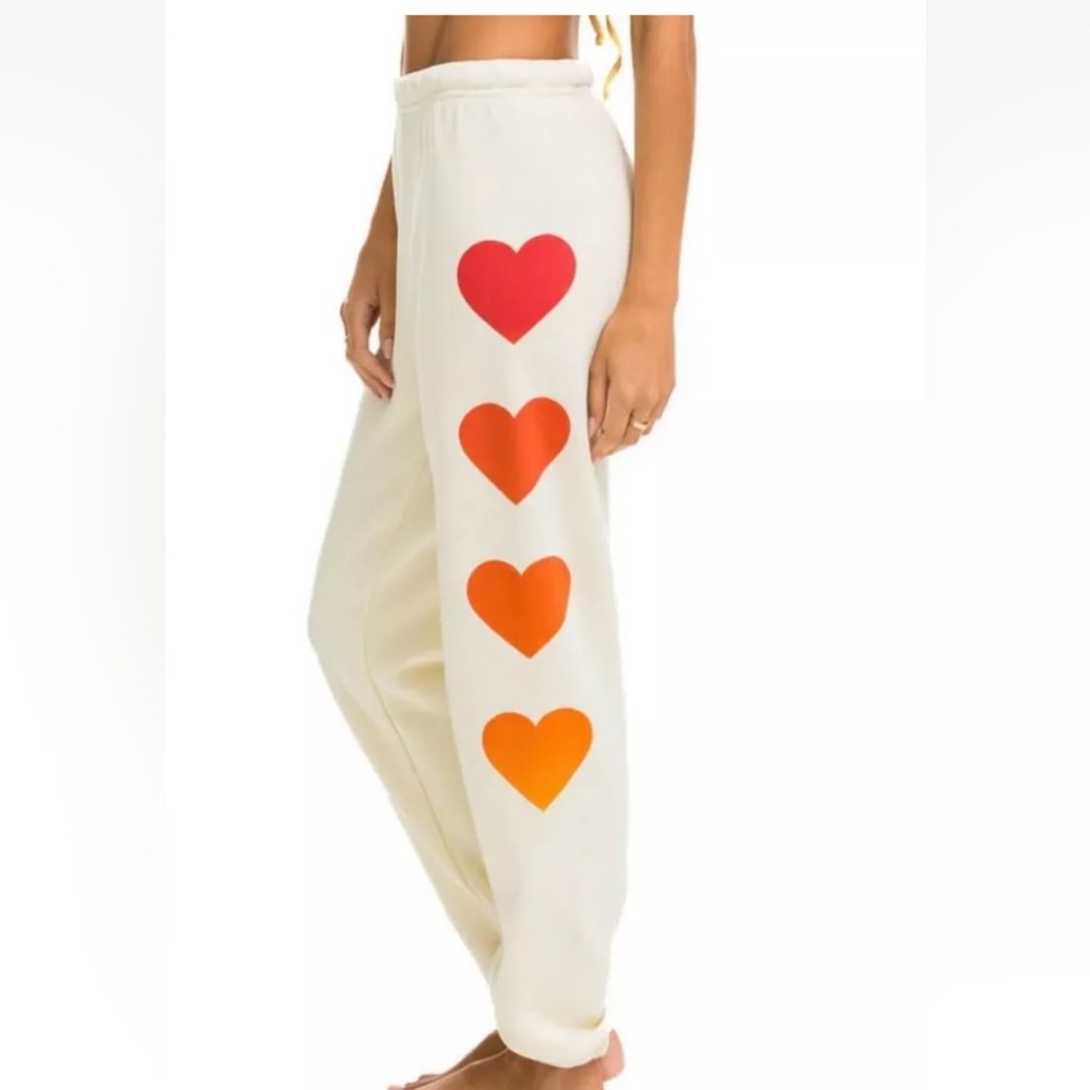 Aviator Nation Heart Fade 4
Sweats. Vintage White. Size Small